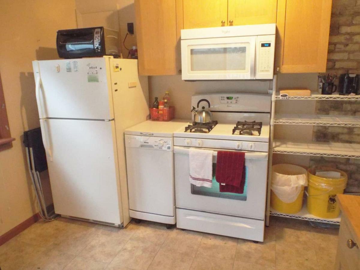 Comfortable 3 Bedroom Craftsman Bungalow In Milwaukee'S Bay View Neighborhood ภายนอก รูปภาพ