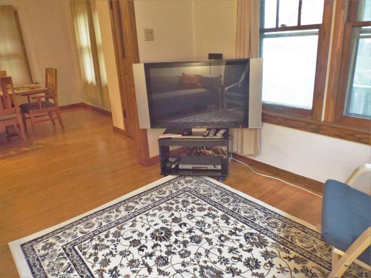 Comfortable 3 Bedroom Craftsman Bungalow In Milwaukee'S Bay View Neighborhood ภายนอก รูปภาพ